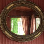 Specchio lucido e senza aloni, risultato di un metodo semplice con un solo ingrediente.