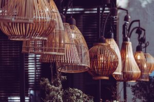 Arredare la casa in modo sostenibile: materiali eco-friendly, tendenze e idee per un design responsabile